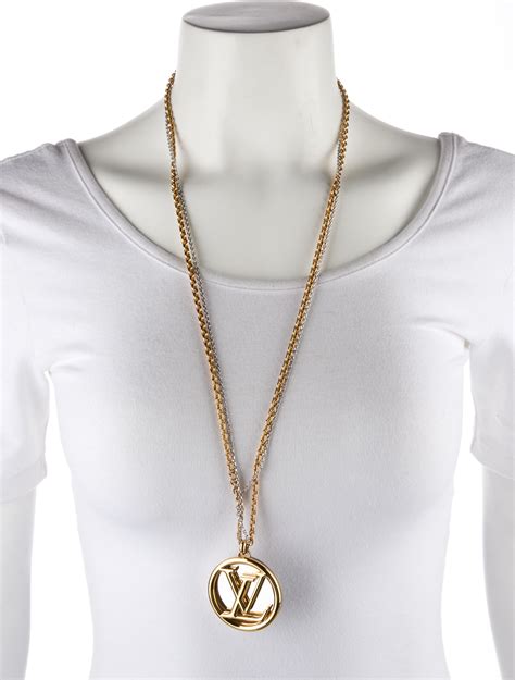 louis vuitton pendant necklace